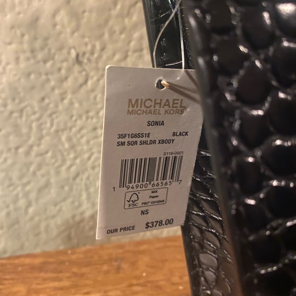 Sold MICHAEL KORS SONIA SMALL SHOULDER CROSSBODY BAG BLACK LEATHER GOLD NEW - Picture 16 of 16